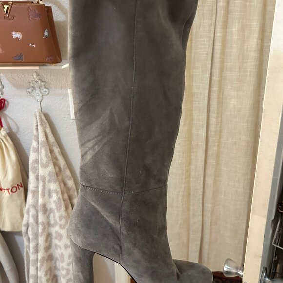 VINCE CAMUTO Femmie Tall Shaft Boot Grey Suede Size 8.5 - Picture 8 of 10